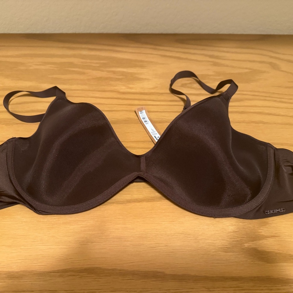 SKIMS Weightless Scoop Bra Color Espresso